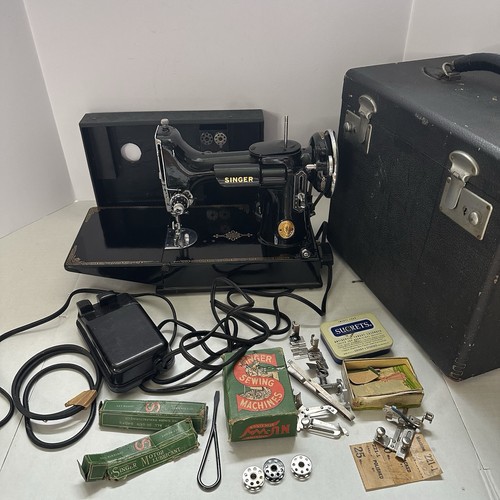 Vintage singer featherweight - singer,